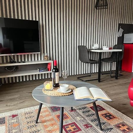 Byt V Blizkosti Centra A V Klidne Zone Tábor Exterior foto